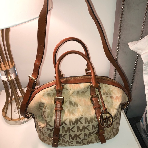 Authentic Michael Kors Purse - Picture 2 of 11